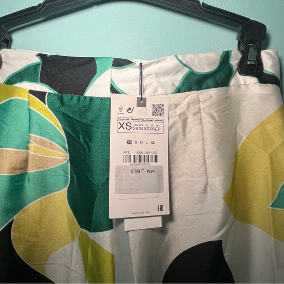 Zara Wide Leg Pattern Pants - Picture 3 of 3